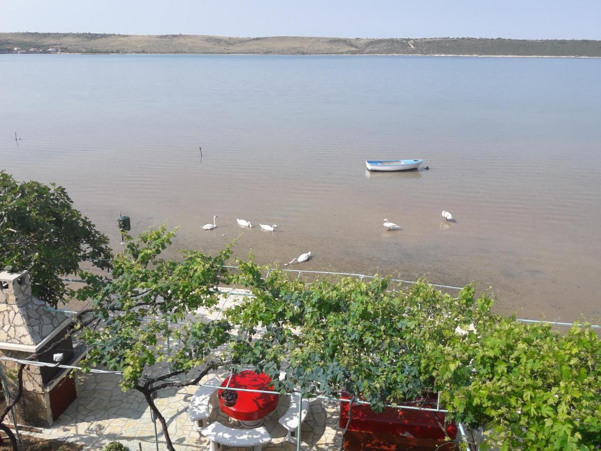 Apartmani Mirko Ljubac Ražanac Esterno foto